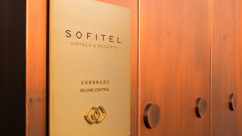 出境游与国内游：优缺点全面解析